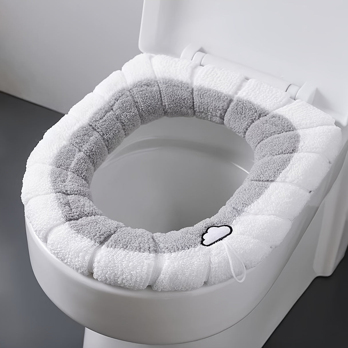 4 colors to choose from, four-season universal toilet seat cushion, no dirty hands, good cushion, cute big warm hand-held ring cushion, bathroom accessories, fashion toilet cover, comfortable seat cover, plush fabric, soft filling, universal model